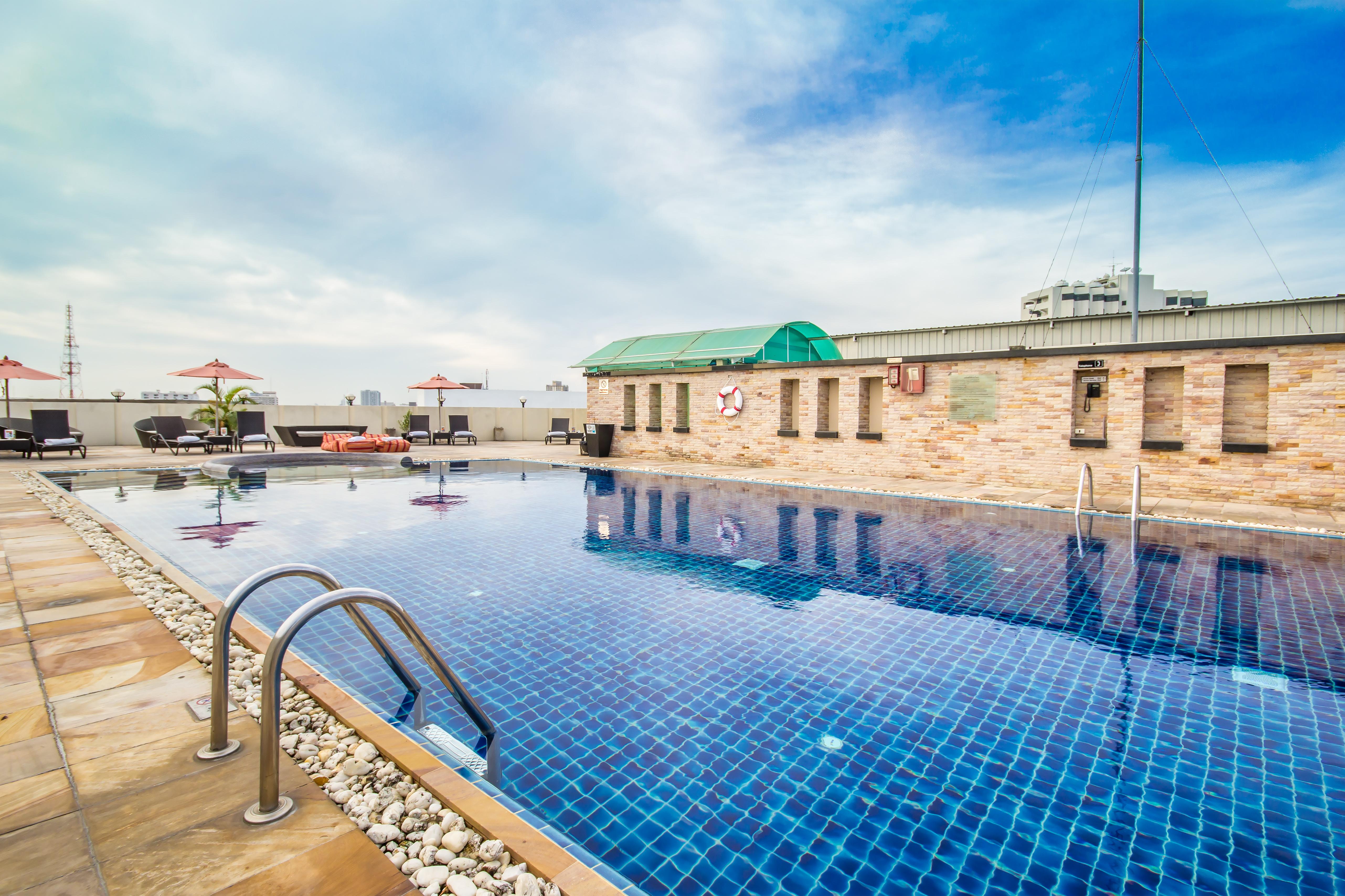 Nova Suites Pattaya By Compass Hospitality Exterior photo